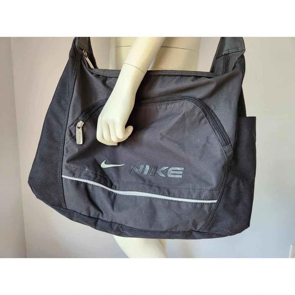 Vtg Nike‎ Y2K Crossbody Bag Duffle Shoulder Gym Workout Travel Carry On Gorpcore